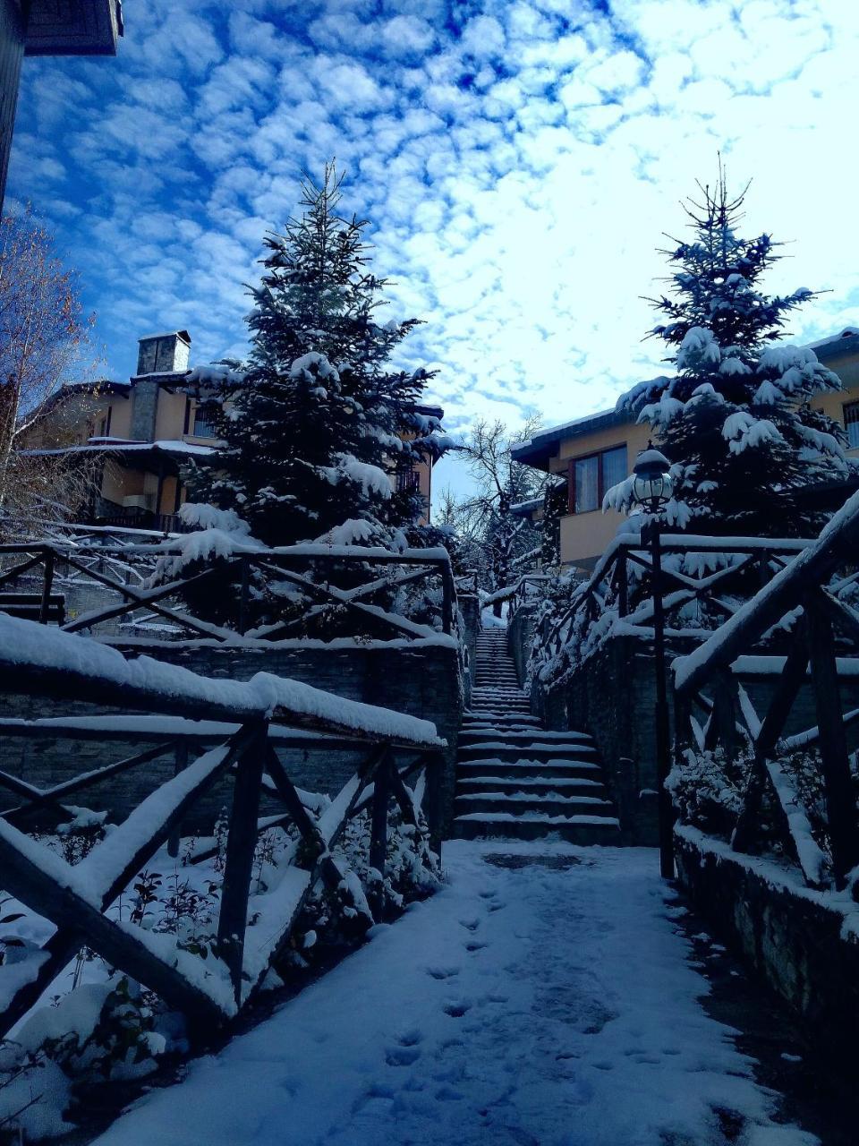 Rodopi Houses เชเปลาเร ภายนอก รูปภาพ